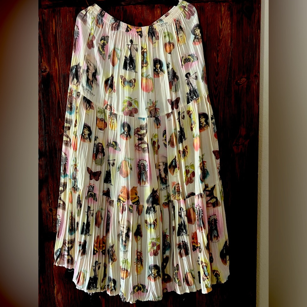 Western long pull on skirt